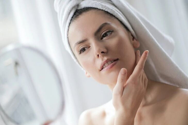 Mädchen mit schöner Haut